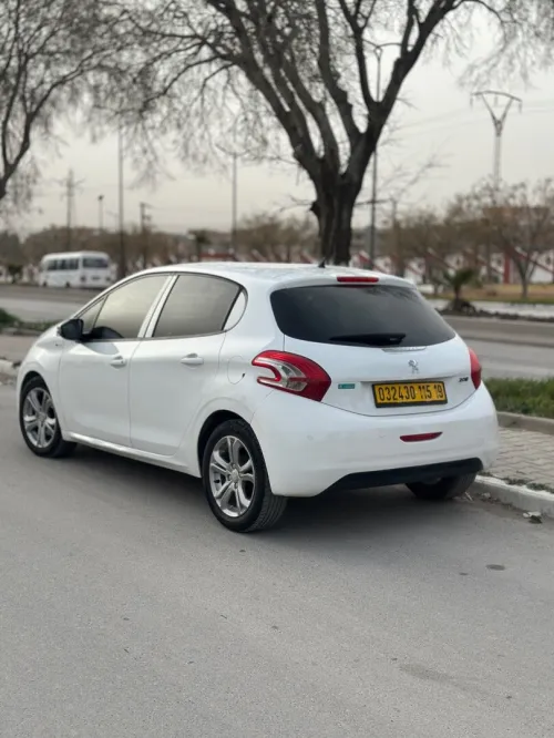 Peugeot 208 2015 Access Facelift
