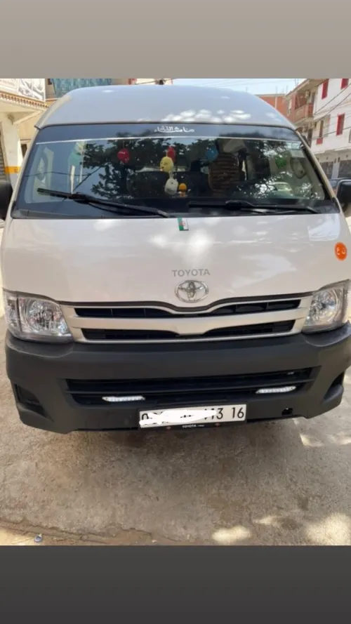Toyota Hiace 2014
