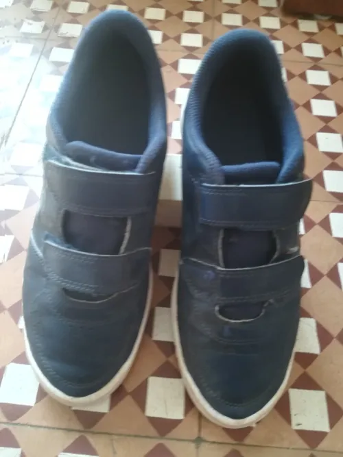 Paire de chaussures enfant
