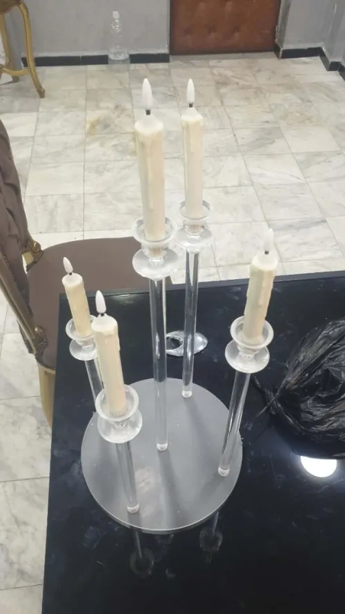 Centre de table poquet de fleurs blanche avec support