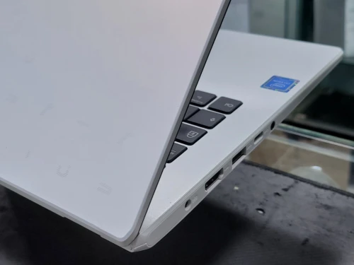 VENDU - ASUS VIVOBOOK E410M, CELERON N4020, 4GB, 128GB SSD