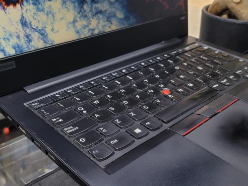 VENDU - LENOVO THINKPAD E490, i5-8265U, 16GB, 256GB SSD