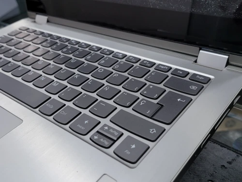 VENDU - LENOVO YOGA 530 2in1, i5-8250U, 8GB, 512GB SSD