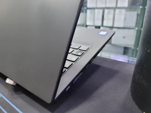 VENDU - LENOVO THINKPAD T490, i5-8365U, 8GB, 256GB SSD