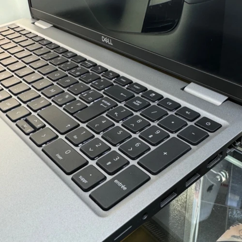 VENDU - DELL PRECISION 3581, i7-13700H, 32GB, 2TB SSD
