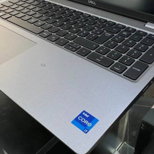 VENDU - DELL PRECISION 3581, i7-13700H, 32GB, 2TB SSD