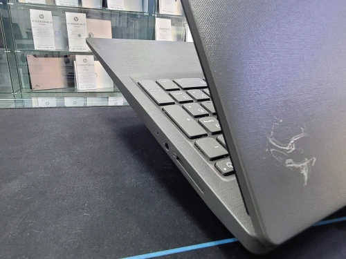 VENDU - LENOVO V15, i5-1035G1, 8GB DDR4, 256GB SSD