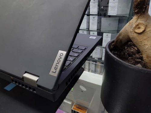 VENDU - LENOVO THINKPAD P15 GEN1, i5-10400H, 16GB, 512GB, QUADRO T1000