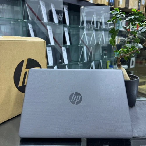 VENDU - HP 250 G9, i7-1255U, 32GB, 1TB SSD, iRis Xe