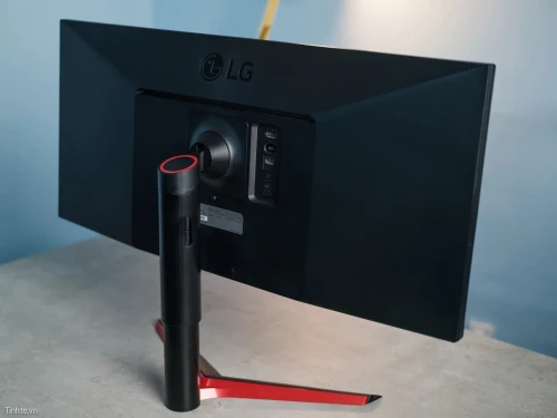 VENDU - LG 34'' 2K (86 cm) 34WP65G| UltraWide Moniteur LED IPS 21/9ème, 1MS | Résolution 2560x1080