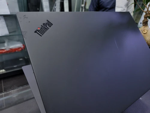 VENDU - LENOVO THINKPAD X1 CARBON GEN 7 TACTILE, i7-8665U, 16GB, 1TB SSD