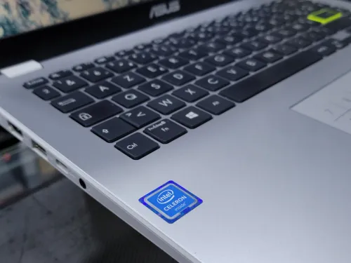 VENDU - ASUS VIVOBOOK E410M, CELERON N4020, 4GB, 128GB SSD