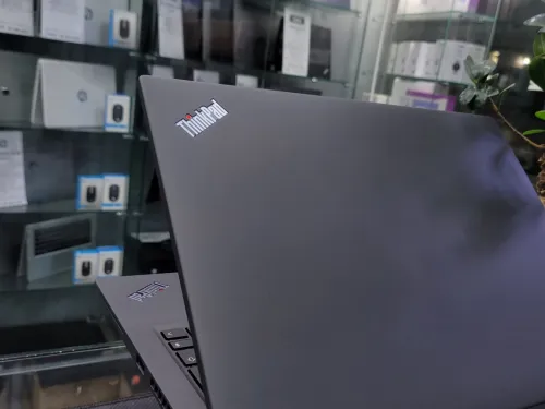 VENDU - LENOVO THINKPAD T14s Gen 3 Tactile, Ryzen 7 Pro 6850U, 32GB-6400MHz, 512GB SSD, RADEON 680M
