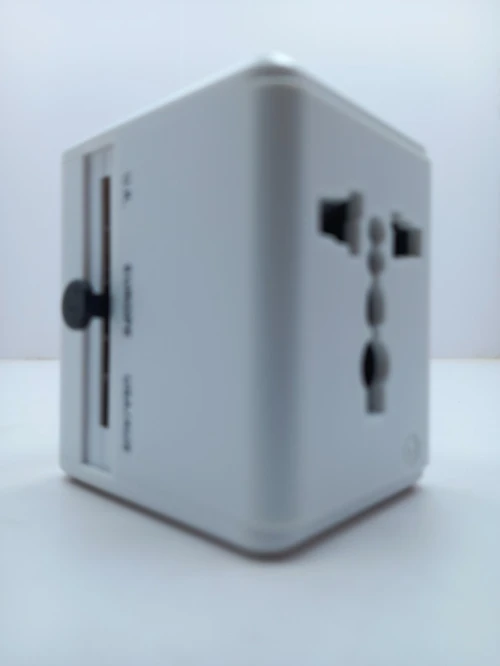 Multiprise Universel ( UK-EUR-USA-AUS ) + USB 