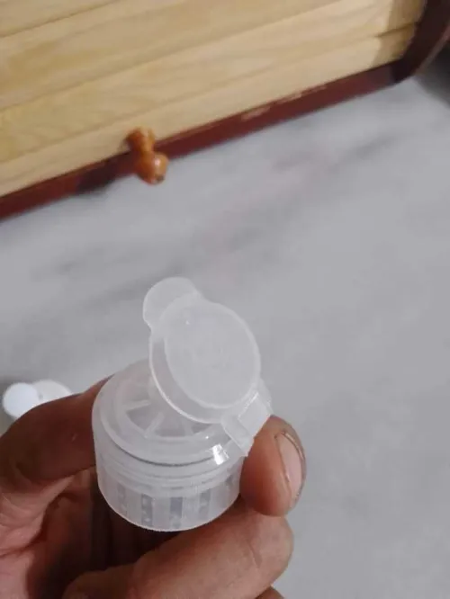 Bouchon pour produits détergent ou cosmétique ou.....  