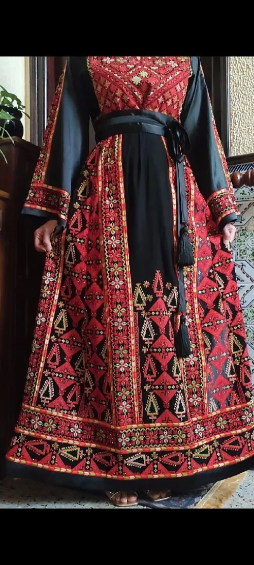 قفاطن رائعة مطروزة بغرزة الحساب 