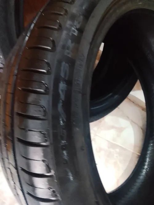 Pneu Pirelli 215/45/18