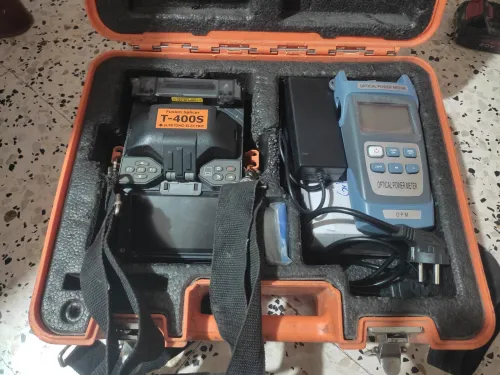 Fusionneuse SUMITOMO T-400S avec tout matériel nécessaires أخدم من نهارك