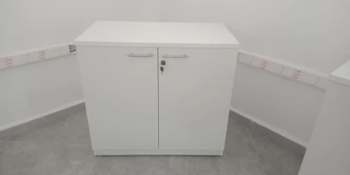 BUREAUX OPERATEURS ET DES ARMOIRES  GAMME COULEUR BLANCHE
