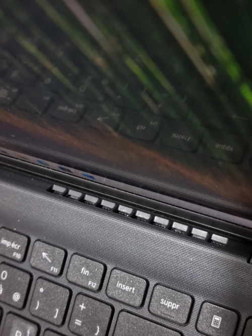 Dell Vostro i3 12th Gen / 8GB RAM / 512GB SSD - Très peu utilisé