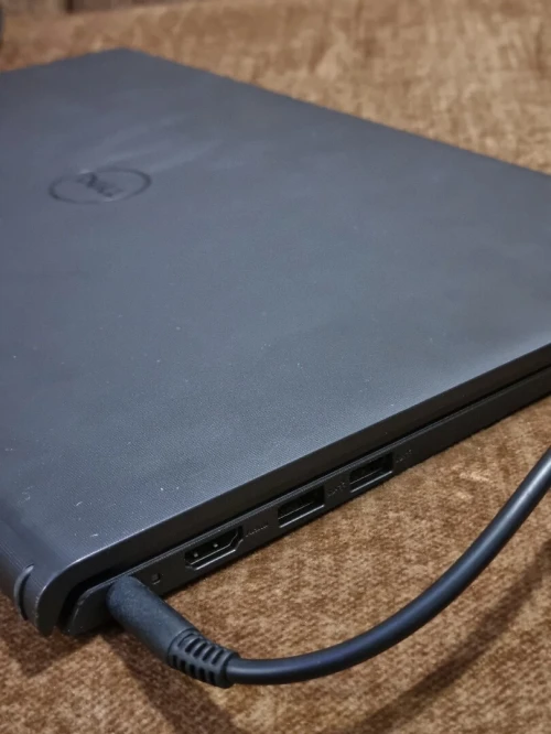 Dell Vostro i3 12th Gen / 8GB RAM / 512GB SSD - Très peu utilisé