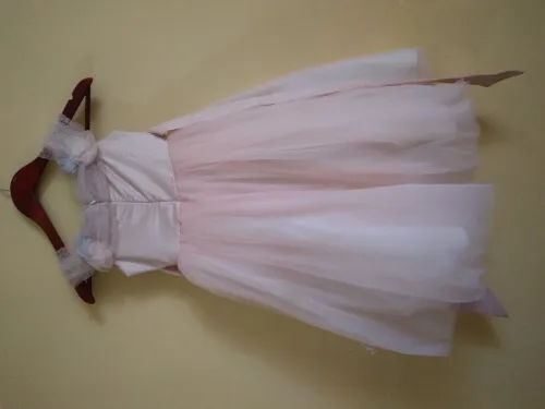 Location ou Vente Robe blanche Fillette 6-8 Ans