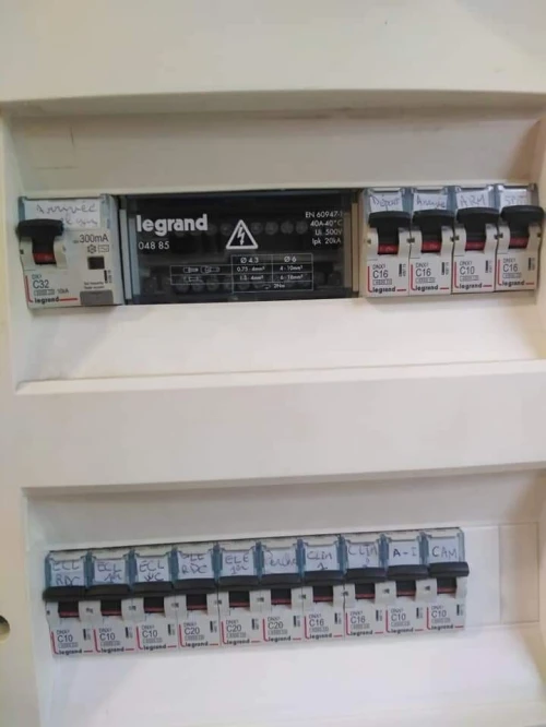 Installation informatique et camira et électricité bâtiment