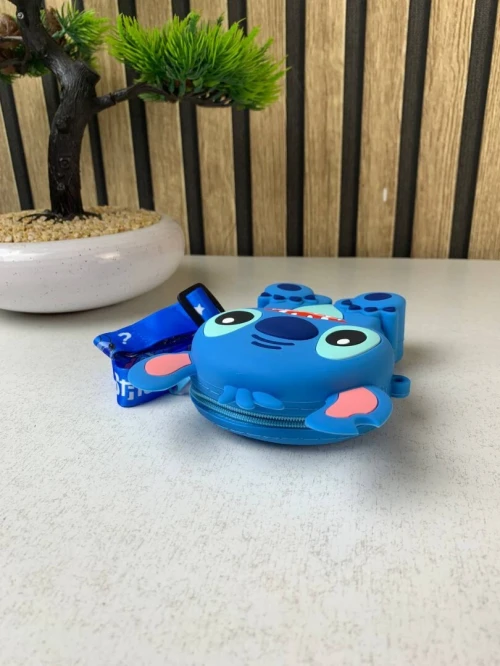 Porte-Monnaie Enfant à Motif Stitch  Compact et Pratique