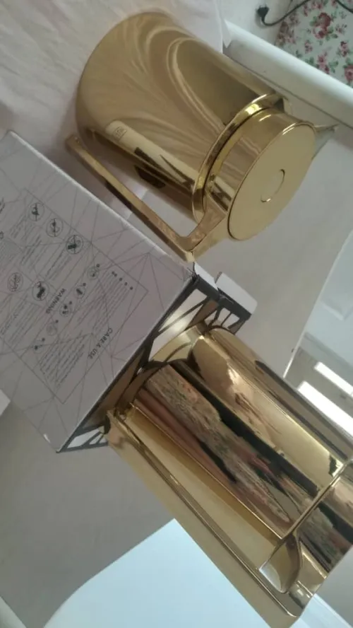  Thermos en inox doré  