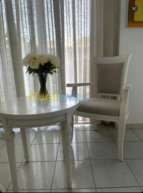 Table ronde blanche vintage