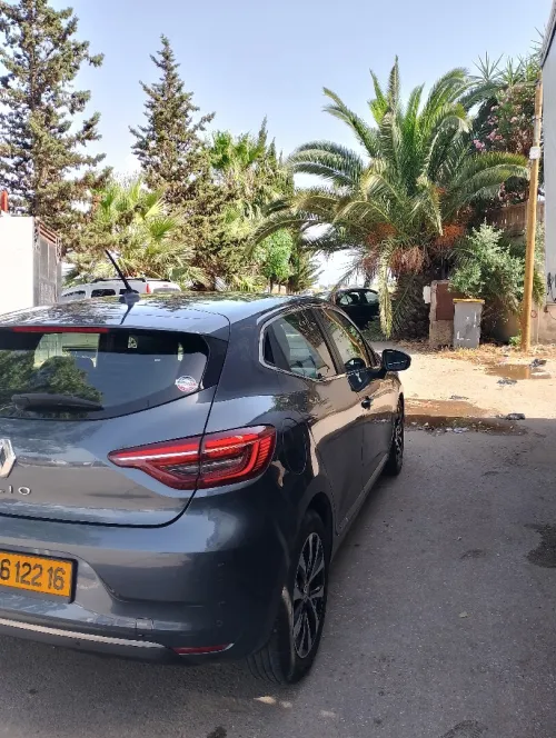 Renault Clio5 2022 انتونس