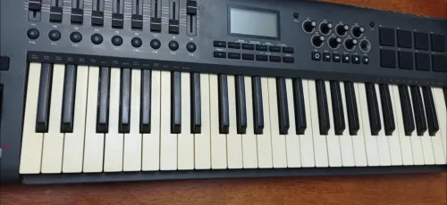 M-audio Axiom 49