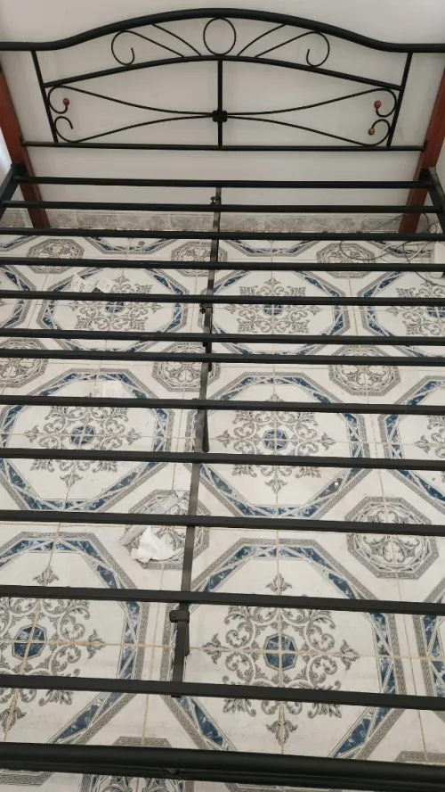 Vend lit en métal 160x190cm + Matelas