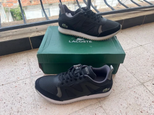 Basket Lacoste AESTHET pointure 39.5 40