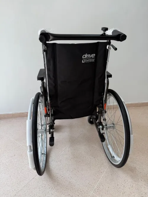 Fauteuil roulant Drive DeVilbiss Healthcare léger (12 kg pratique dossier inclinable et confortable 