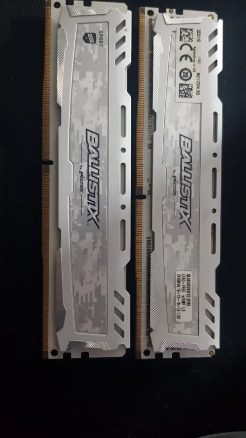 (Used) Crucial Ballistix Sport LT WHITE BLS4G4D240FSC 2400 MHz CL16, DDR4 8gb (4x2)