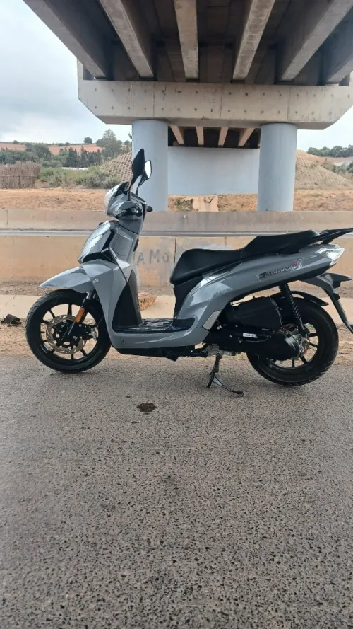 Sym ST200 2025