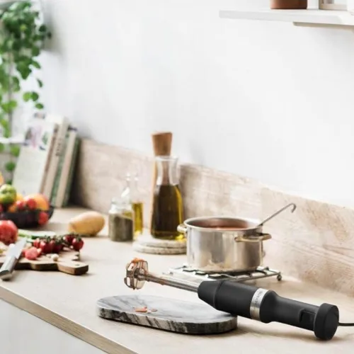 Kitchen Aid Bras Mixeur Compact Avec Fil, 180 W, Capacité: 1L + 3 Accessoires - 5KHBV83EBM