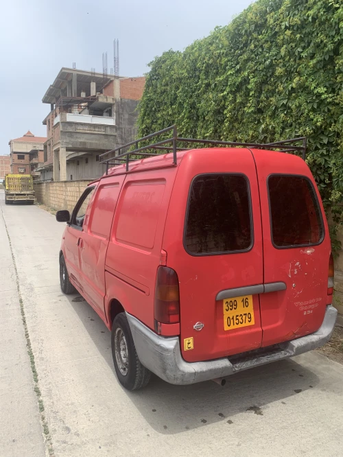 Nisaan Cargo van 1999