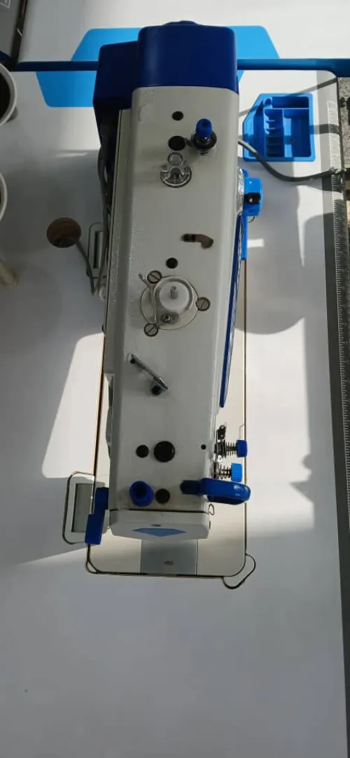 ماكينة  الخياطة مع كومبيوتر -machine a coudre droite avec ecran
