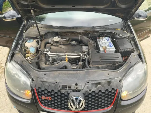Volkswagen Golf 5 2004 R32