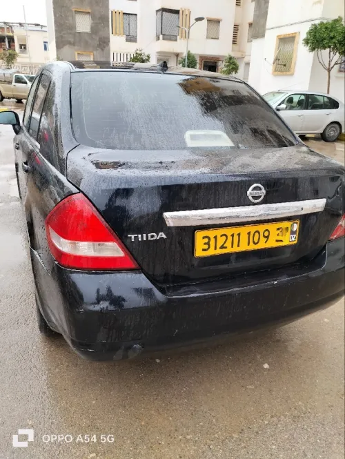 Nissan Tiida 4 portes 2009 