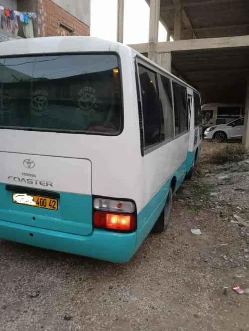 Toyota COASTER 26 PLACES 2000