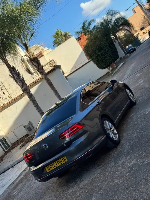 Volkswagen Passat 2018 Bleu motion