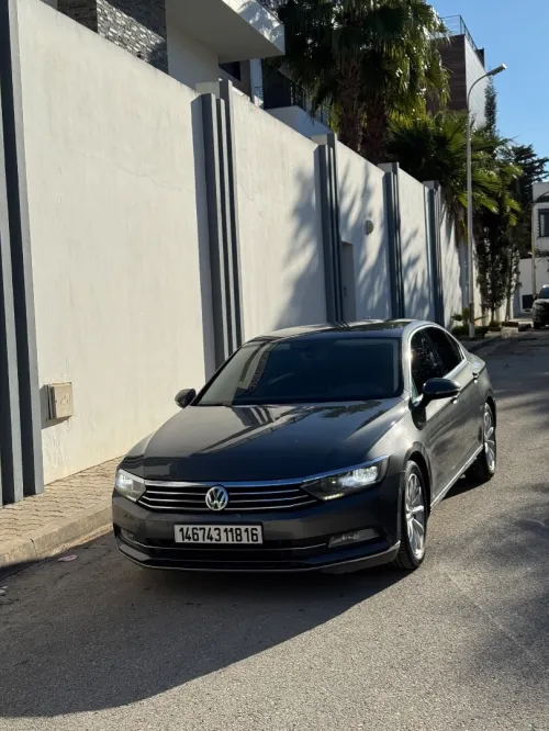 Volkswagen Passat 2018 Bleu motion