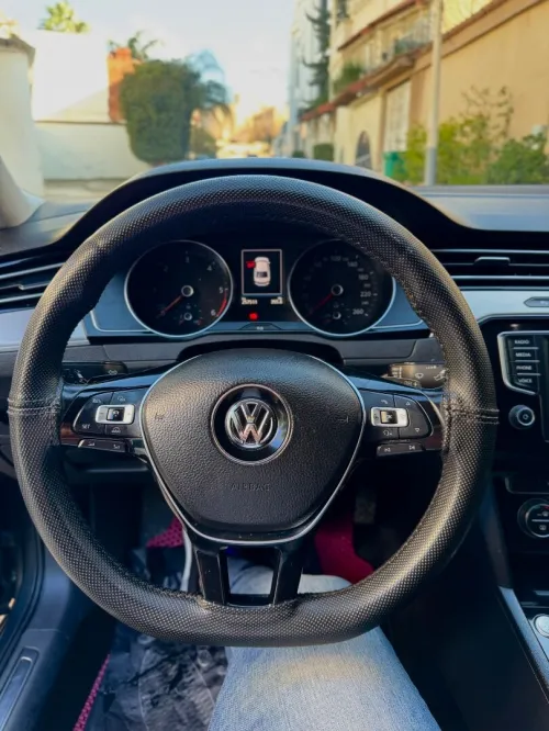 Volkswagen Passat 2018 Confortline bleu motion