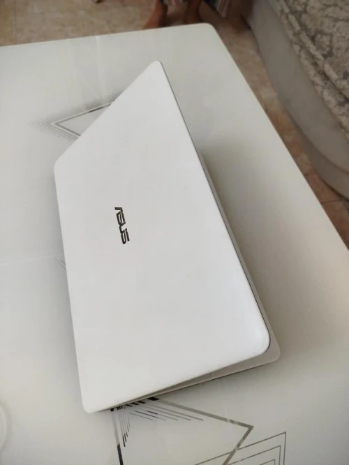 ASUS MODEL F751M PROCESSEUR INTEL Pentium CPU N3540@ 2.16GHz 4Go DDR3 1T HDD DE STOKAGE