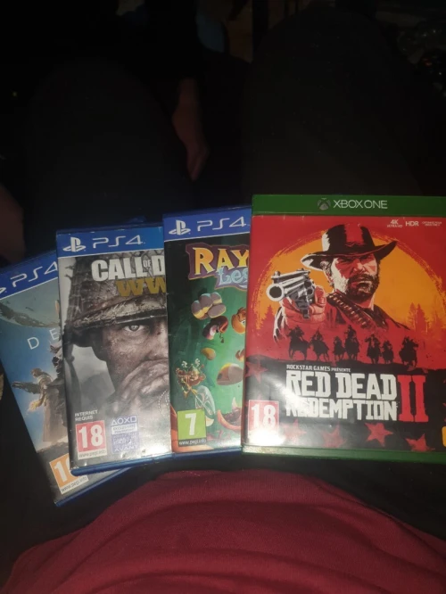 Des cd ps4 et xbox plus gta 5 sans boit