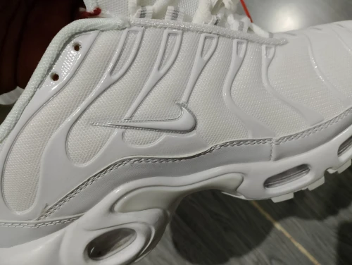 TN air max white