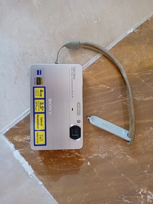  للبيع: كاميرا رقمية Sony Cyber-shot DSC-T700